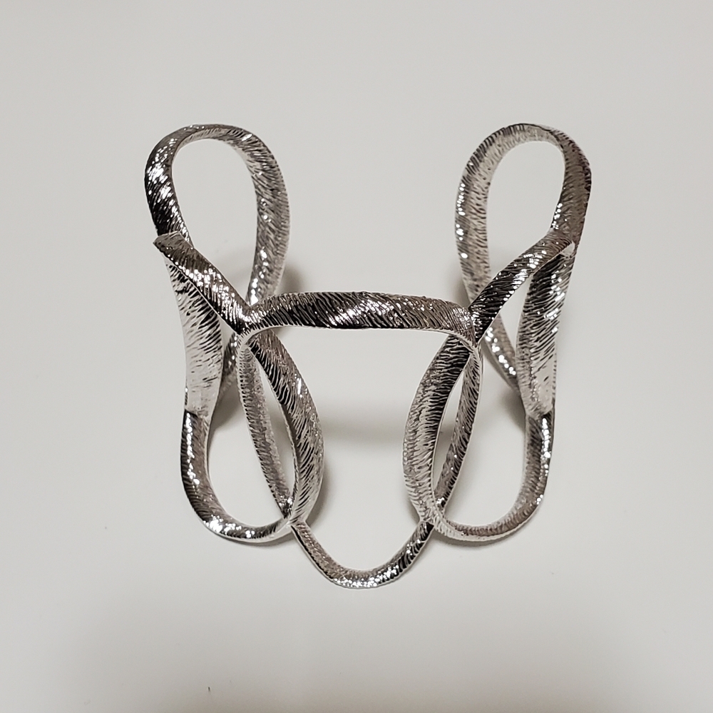 Ted Baker Gold Textured Hoop Tamii Cuff - Picture 4 of 9